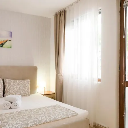 Mikra Affittacamere 3*
